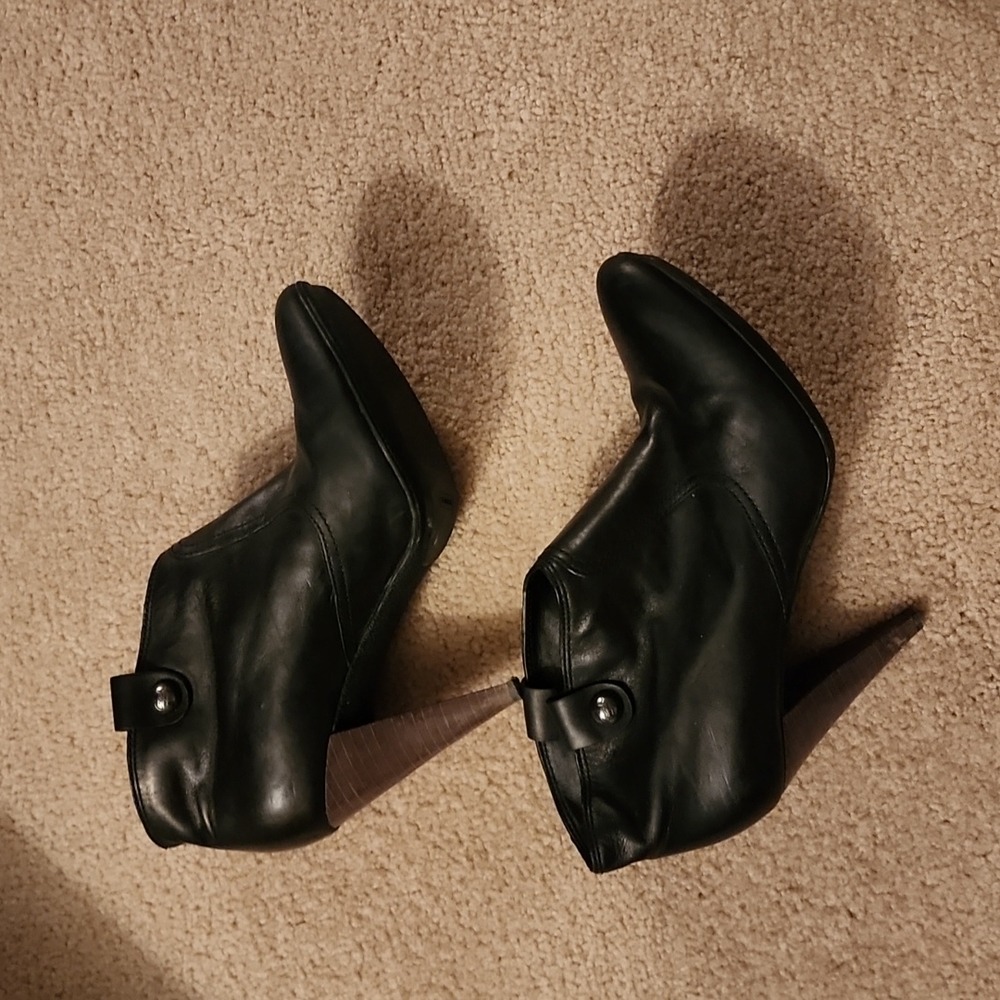Coach leather short boots. Size 8.5 - Picture 4 of 4